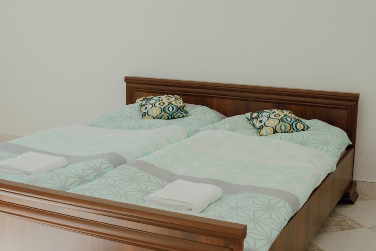 Apartman Emily Brezno Luaran gambar