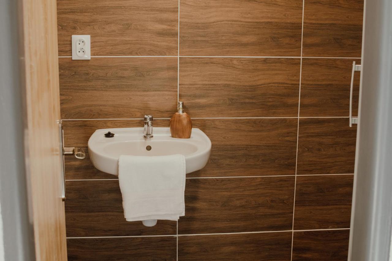 Apartman Emily Brezno Luaran gambar