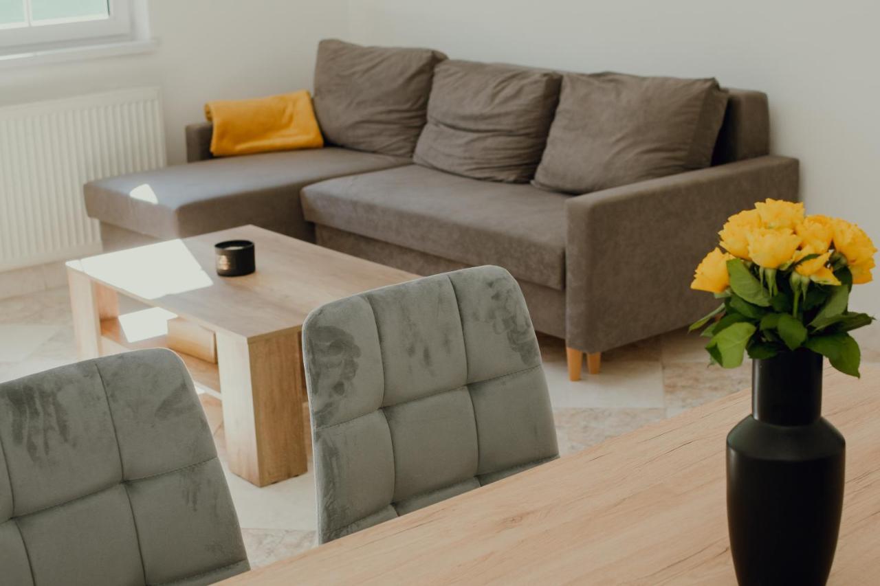 Apartman Emily Brezno Luaran gambar