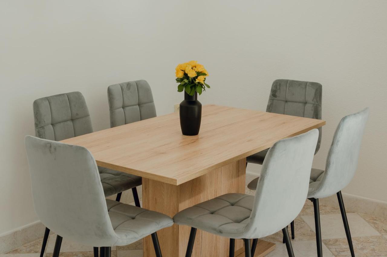 Apartman Emily Brezno Luaran gambar